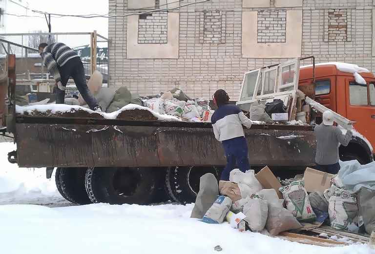 Вывоз мусора из квартиры с грузчиками из Кувандыка в Оренбург